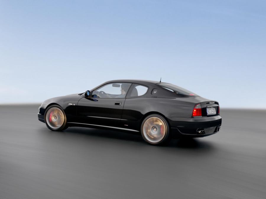 Maserati Coupe 2004 года  (фото 13 из 16)